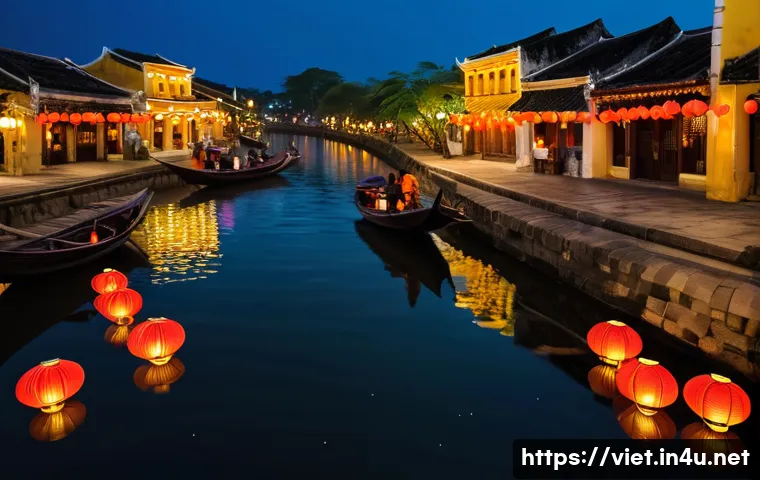 베트남 호이안 야시장 - A breathtaking panoramic view of Hoi An's Thu Bon River at night. Thousands of vibrant, colorful tra...
